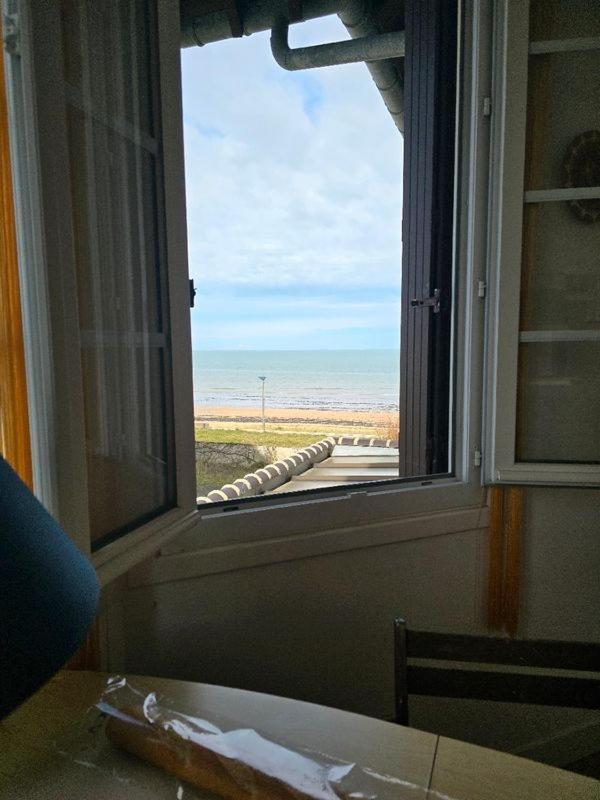 Appartement Front De Mer Vue Mer 3 Personnes + 1 Bebe Hermanville-sur-Mer Exteriör bild